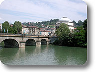 Il ponte Vittorio Emanuele I e la chiesa della Gran Madre, a Torino