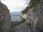 L'avvio del "Sentiero dell'Infinito"  lungo la costa sotto il Castello Doria (Porto Venere)